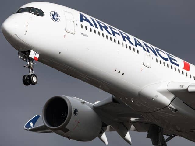 Social : Air France attaquée aux Prud’hommes par 4 000 hôtesses et stewards